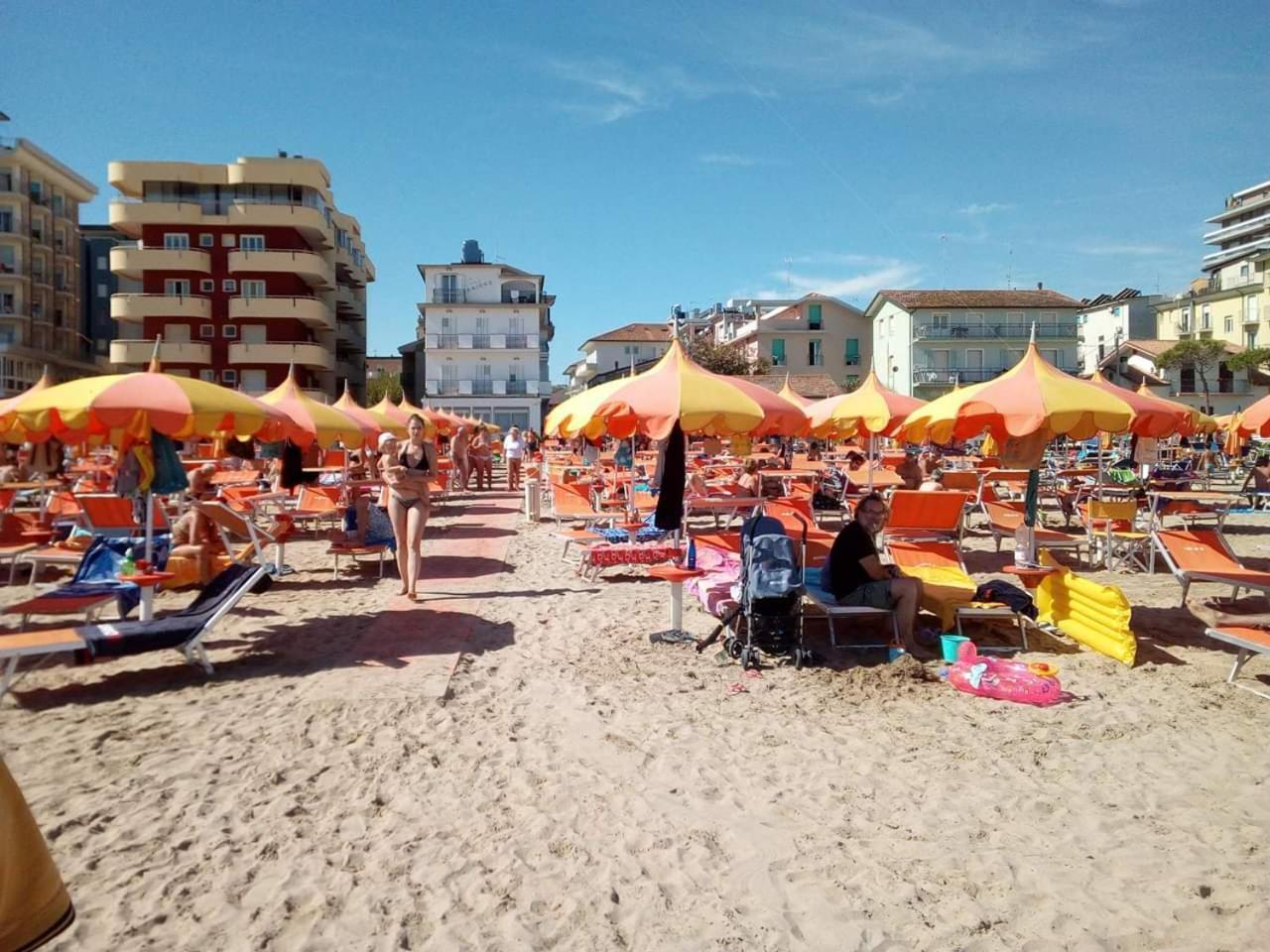Villa Dolcevita Bellaria-Igea Marina Buitenkant foto
